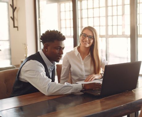 Témoignage de Laurent, qui s'est formé en Community management pour apprendre à utiliser les réseaux sociaux pour son activité. à Meaux
